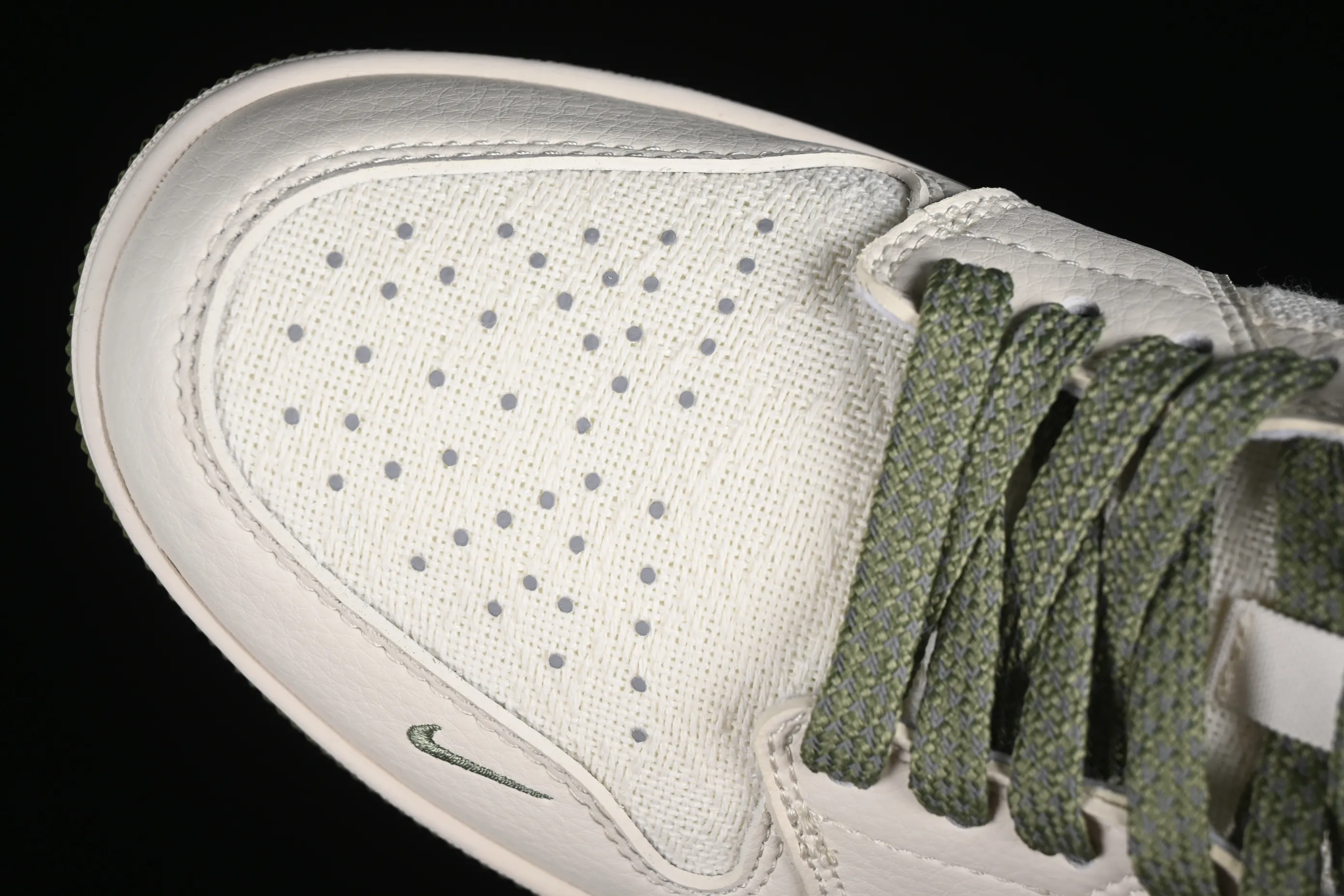 All categories Air Jordan Jordan series basketball shoes Air Jordan 1 Low High-end customized low-top sneakers Air Jordan 1 Low AJ1 Joe 1 Gucci joint-beige knitted High-end customized low-top retro basketball shoes DM5688-103